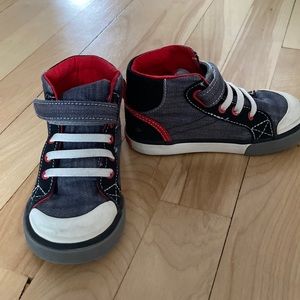 See kai run sneakers